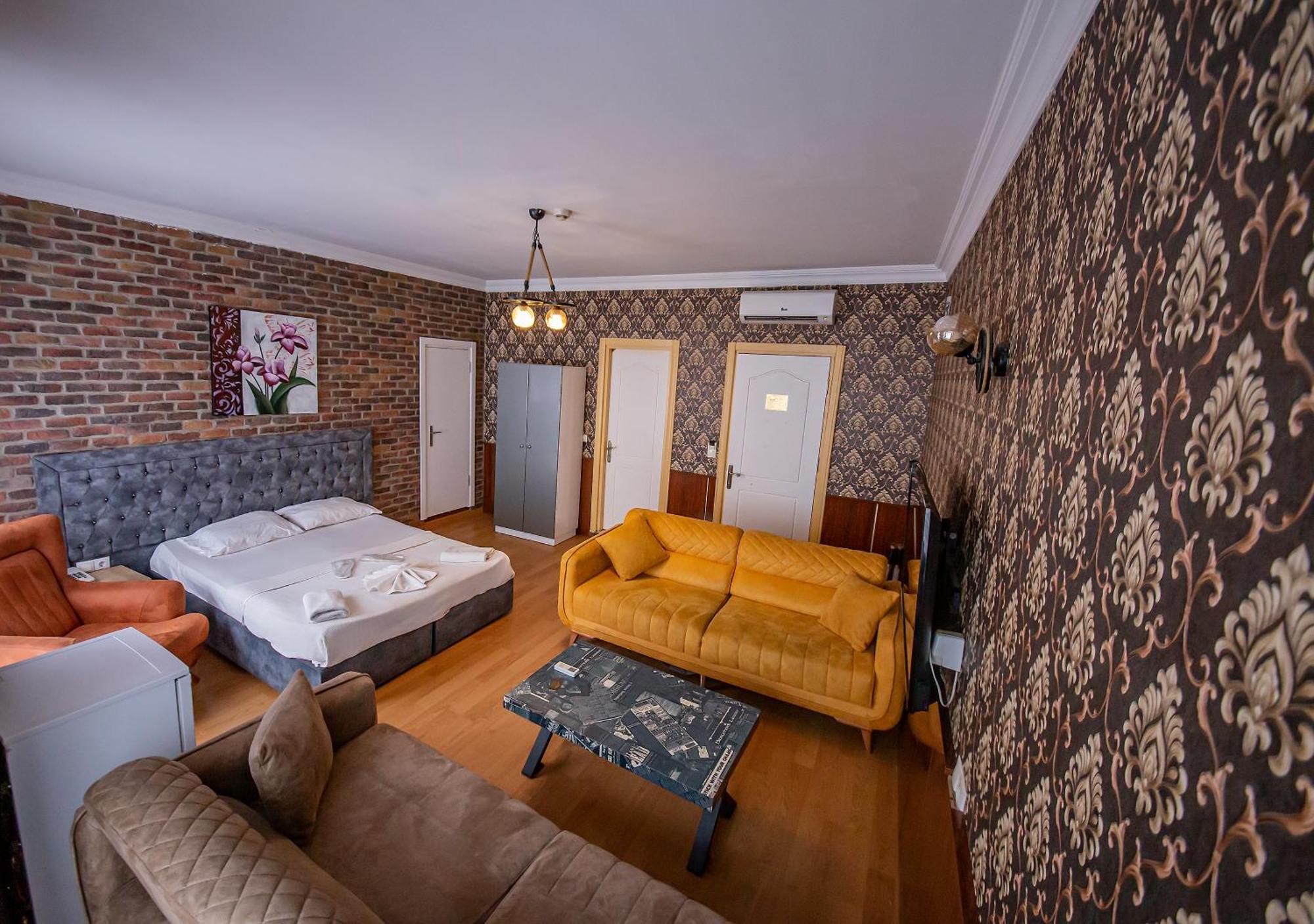 Royal Garden Suite And Hotel Istanbul Exterior photo