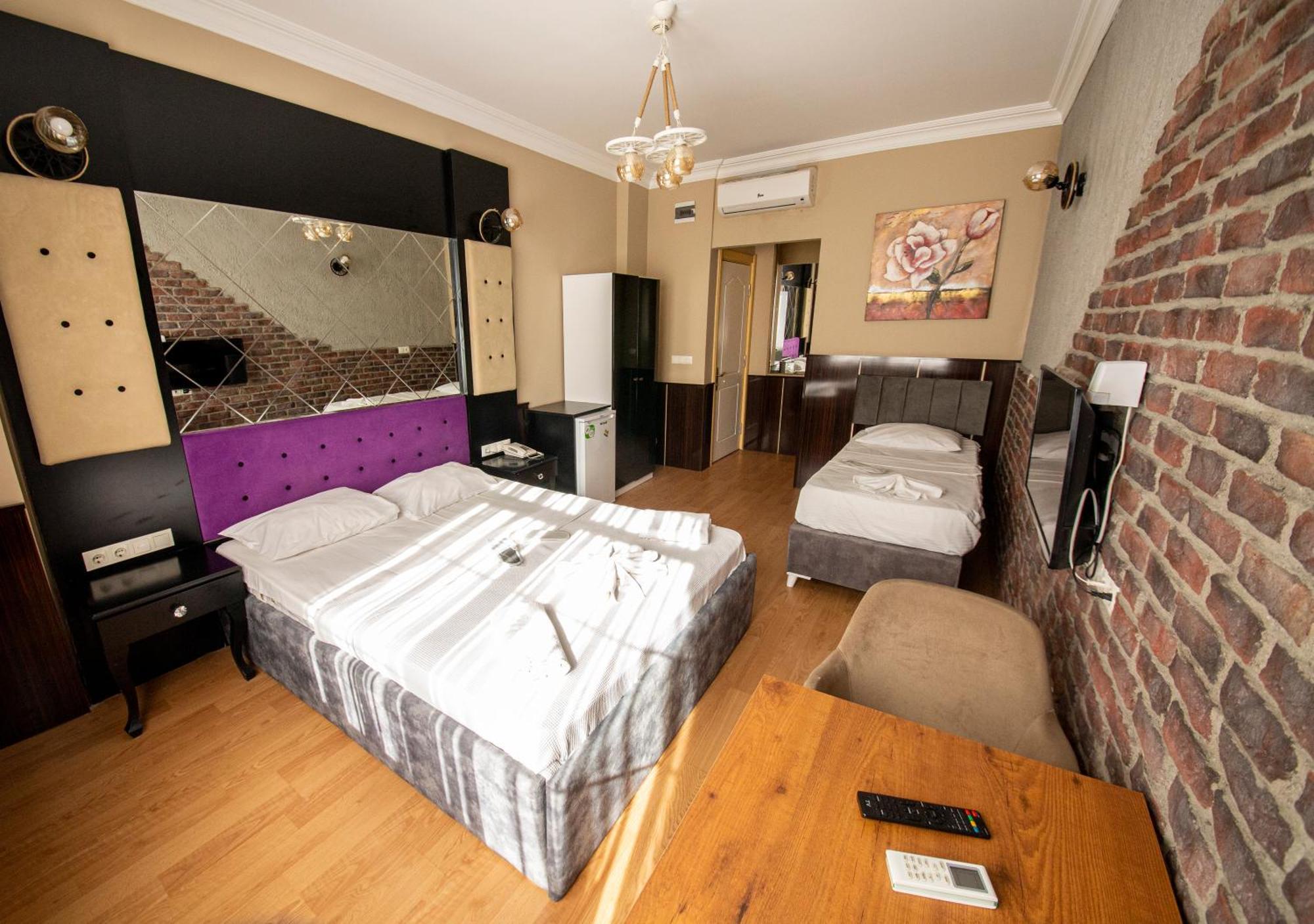 Royal Garden Suite And Hotel Istanbul Exterior photo